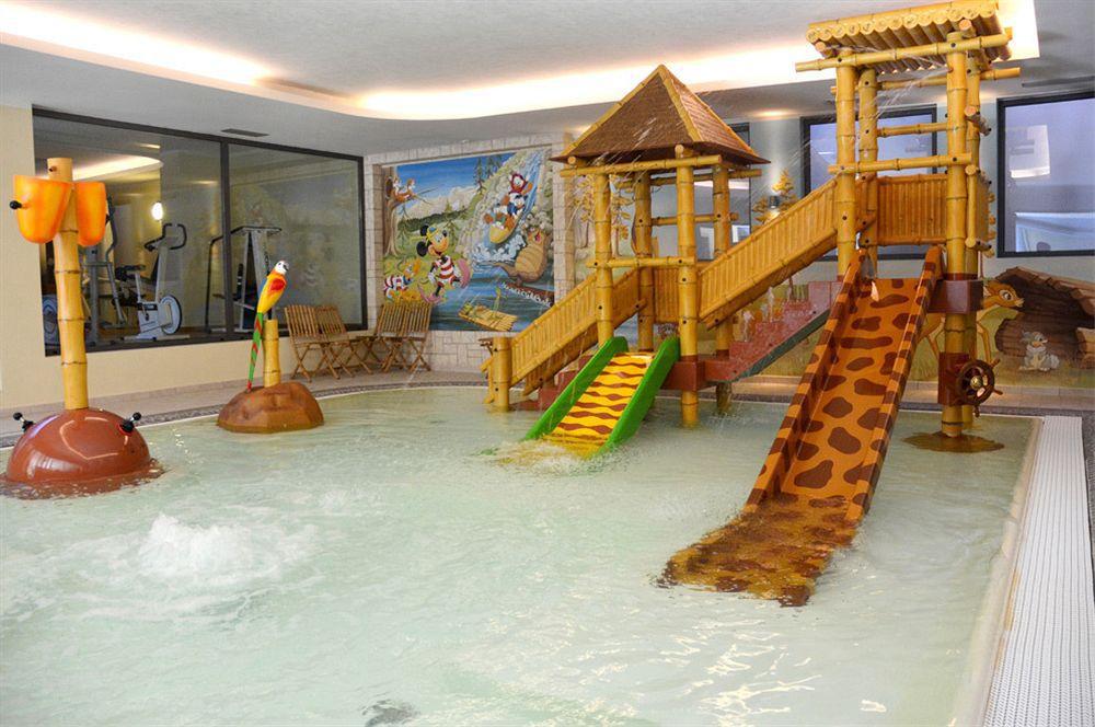 Alpholiday Dolomiti Wellness & Family Hotel Димаро Экстерьер фото