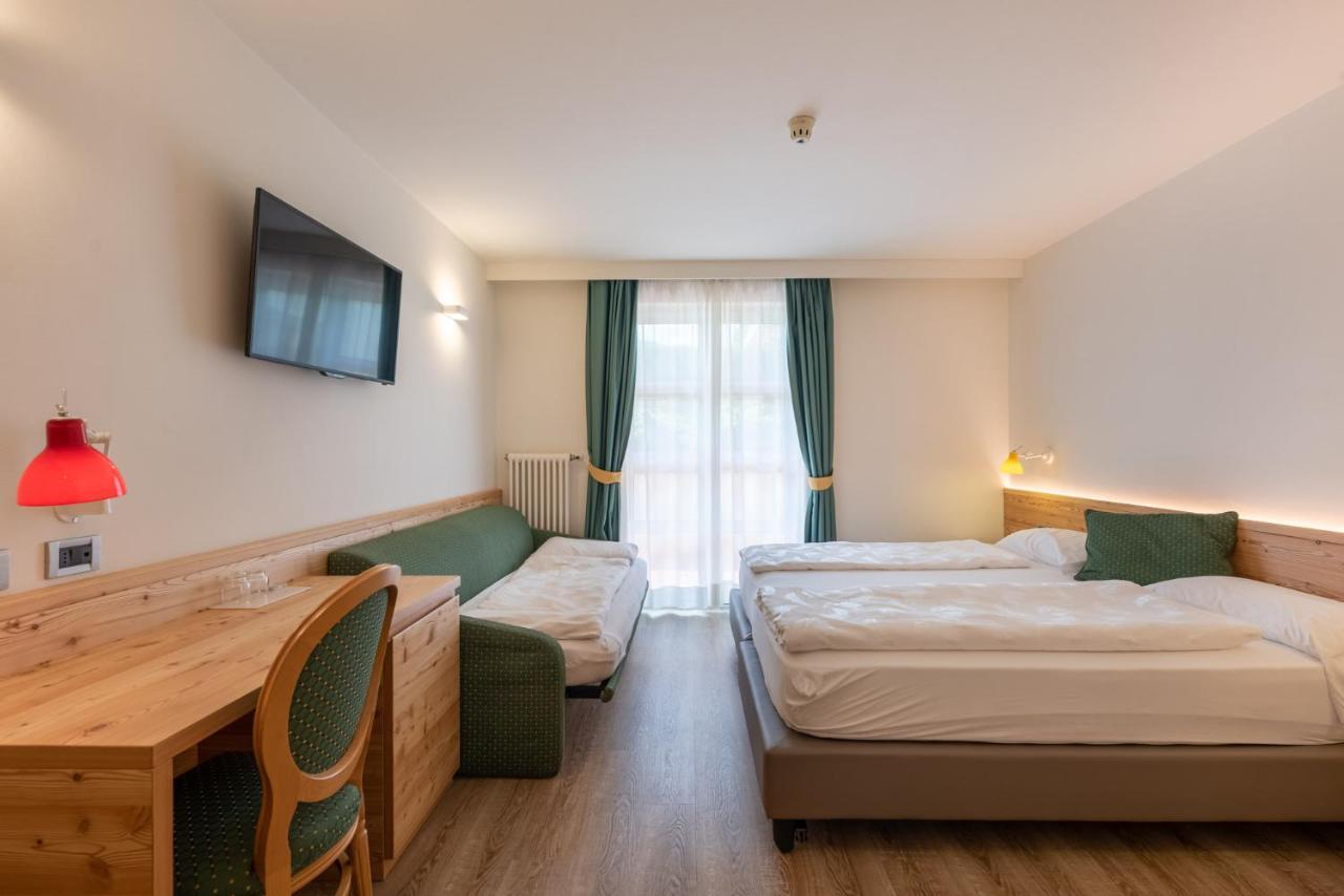 Alpholiday Dolomiti Wellness & Family Hotel Димаро Номер фото