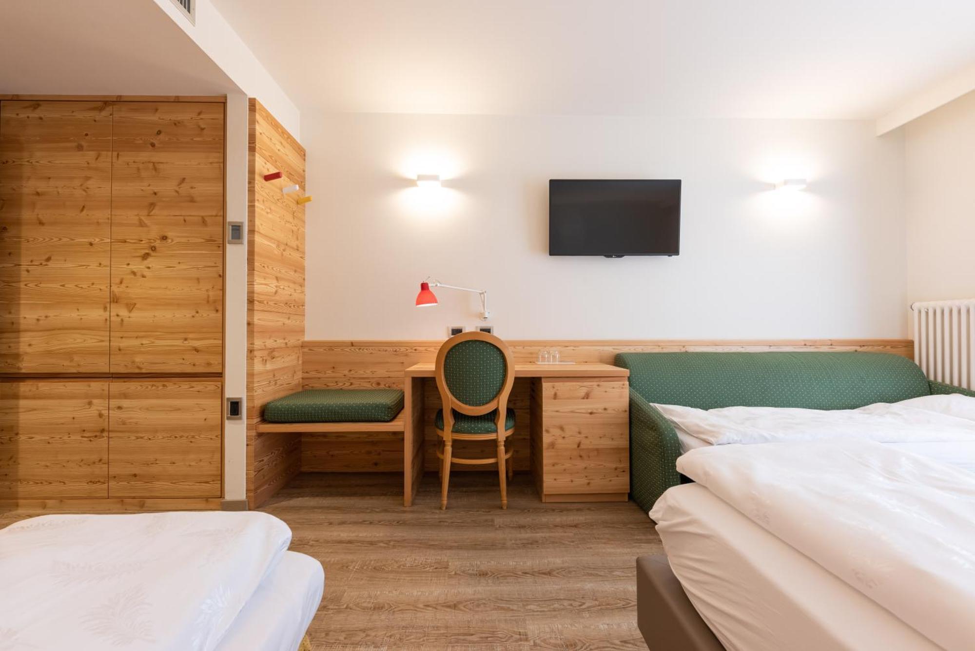 Alpholiday Dolomiti Wellness & Family Hotel Димаро Номер фото