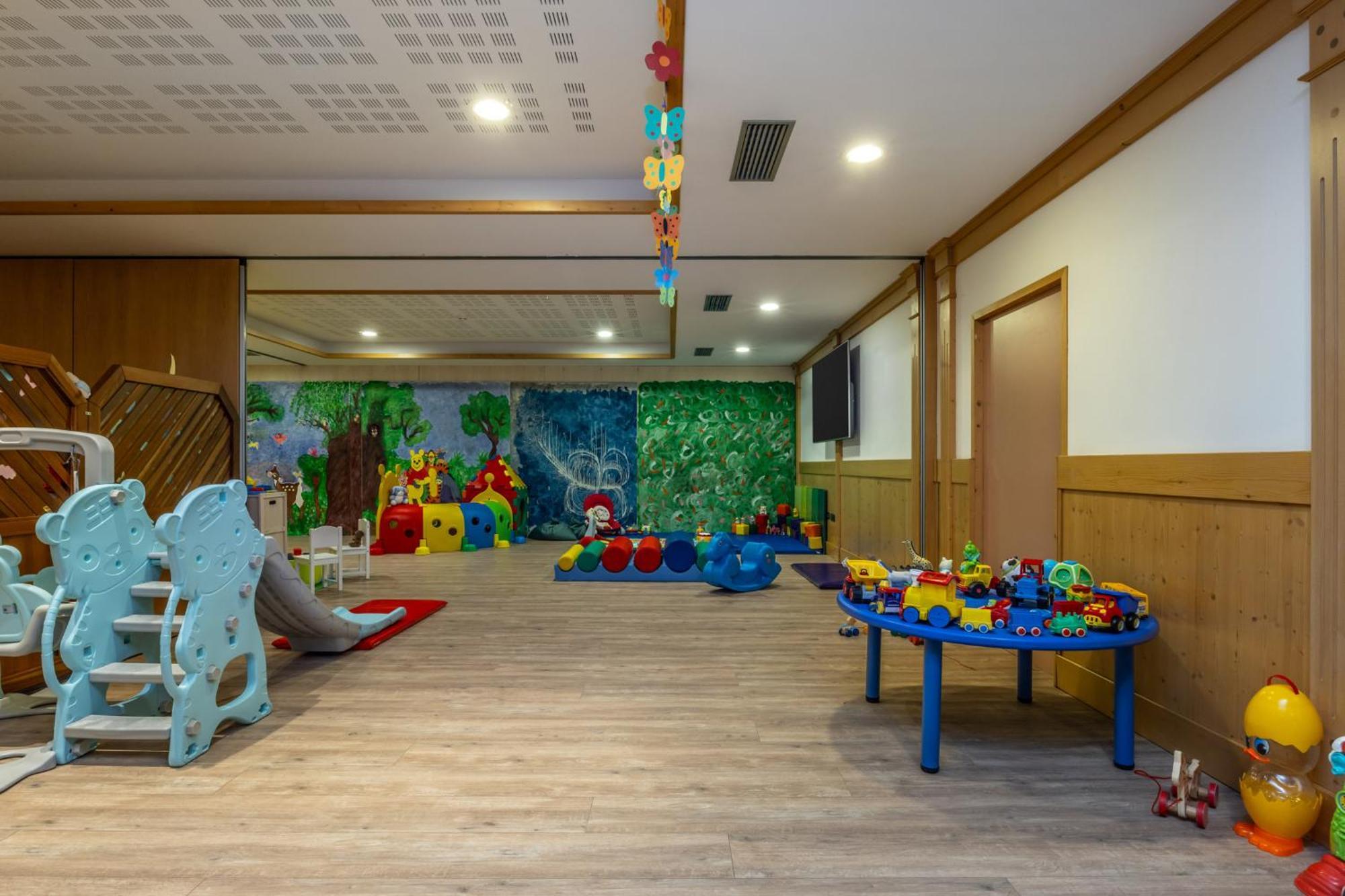 Alpholiday Dolomiti Wellness & Family Hotel Димаро Экстерьер фото