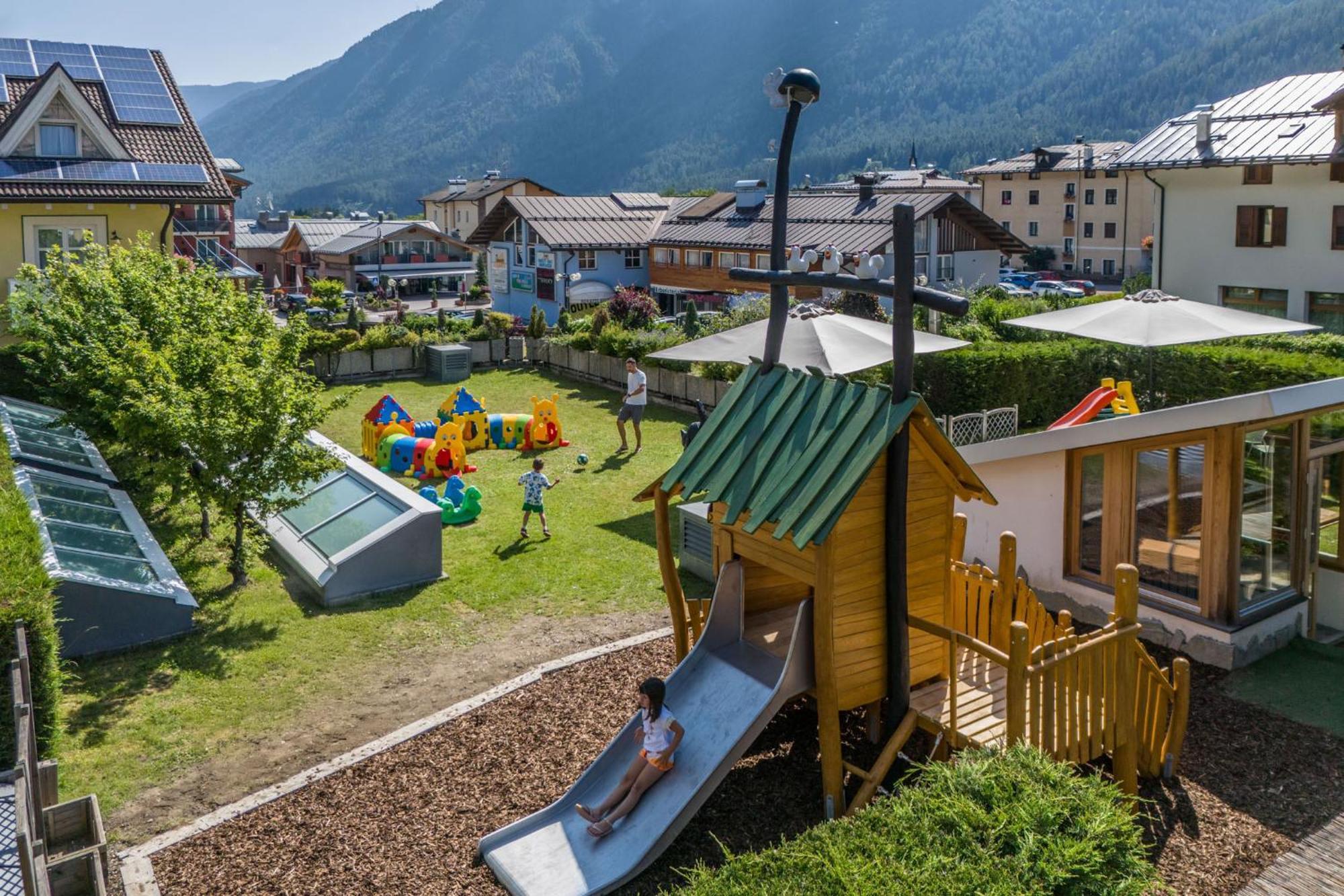 Alpholiday Dolomiti Wellness & Family Hotel Димаро Экстерьер фото