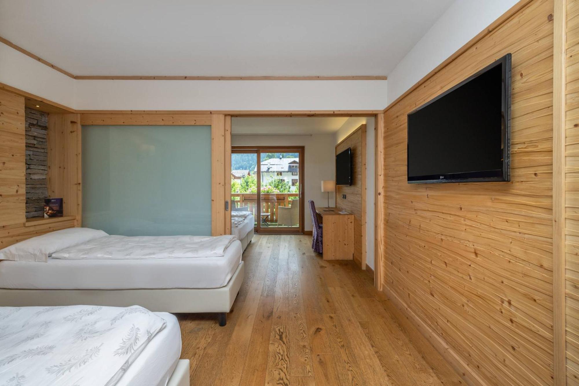 Alpholiday Dolomiti Wellness & Family Hotel Димаро Номер фото